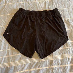 Oiselle long flyout shorts size 10, 6" inseam